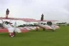 Экстремальная свадьба под облаками