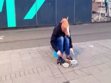 Лошадь-барабанщик в Амстердаме