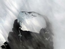 Отрыв гигантского айсберга от Антарктиды