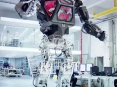 Корейцы создали гигантского человекоподобного робота