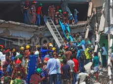 В Бангладеш чудо спасло 40 работников рухнувшего завода