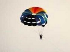 Экстремал-полицейский разбился на парашюте