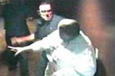 Актер Винни Джонс избил охранника