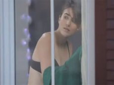 Реклама видеоигры показала, что петь в душе бывает опасно