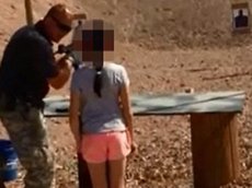 9-летняя девочка убила из пистолета-пулемета инструктора по стрельбе