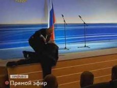 Жириновский упал на инаугурации губернатора Владимирской области