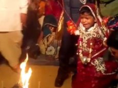 Видео индийских свадеб с 5-летними невестами взорвало Сеть