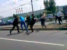 Массовую драку со стрельбой в Москве сняли на видео