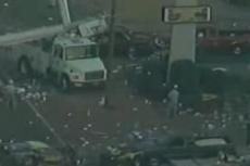 Во время автошоу болид протаранил зрителей