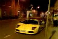 Паренек заплатил 20 000 ЕВРО за моцион по крыше Ламборджини Murcielago