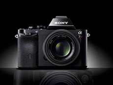 Sony выпустила рекордно легкую полнокадровую камеру