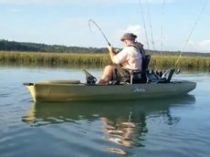 Акула попалась на удочку и утащила рыболова вместе с лодкой