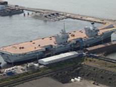 Крупнейший авианосец ВМФ Великобритании HMS Queen Elizabeth спущен на воду