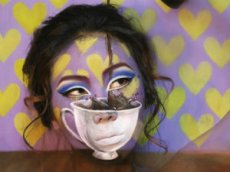 Кореянка с помощью макияжа создает оптические иллюзии