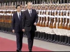 Новый клип "Путин — суперзвезда" набирает популярность