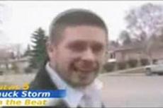 Репортер в прямом эфире врезался в столб