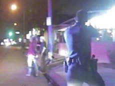 Опубликовано видео расстрела полицейскими безоружных подростков