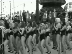 Сто одиноких леди на Пикадилли: танцевальная рекламная акция в Лондоне