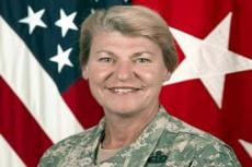 В США женщина впервые получила звание генерала