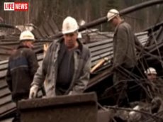 Видео первых минут после взрыва на шахте