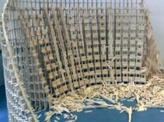 Как эффект домино рушит необычные конструкции