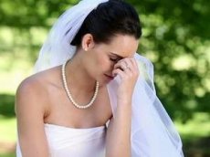 Жених уронил невесту на свадьбе