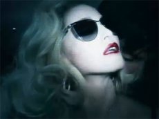 Мадонна снялась в рекламе солнечных очков
