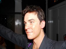 Певец Робби Уильямс снова спел после долгого молчания