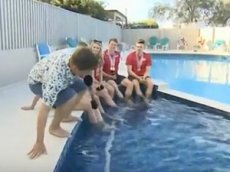 Интервью с пловцами возле бассейна закончилось казусом