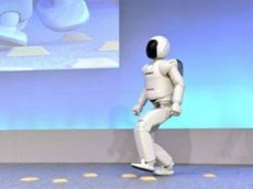 Робот Asimo научился бегать