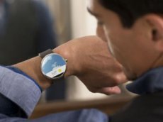 Хакер соединил iPhone и "умные часы" на Android