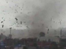 Первый в России торнадо в городе