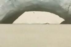 Гигантский ледник в Аргентине начал движение