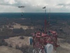 Парашютист из Латвии совершил первый в мире прыжок с дрона