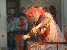 Battaglia Delle Arance: апельсиновая битва в Италии