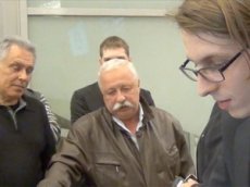 Якубович опозорил авиакомпанию, задержавшую его рейс на пять часов