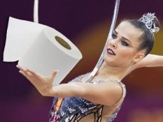Гимнастка Селезнева поддержала флешмоб с туалетной бумагой