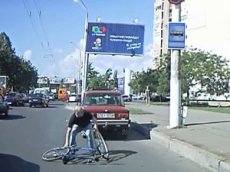 В Петербурге водитель Land Cruiser избил велосипедиста