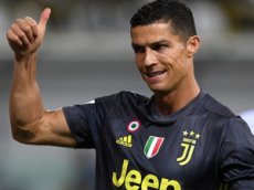 Роналду опозорился при попытке повторить знаменитый гол «ножницами»