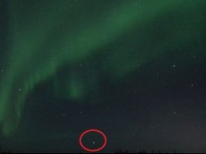 Россиянин снял на видео метеор на фоне северного сияния