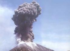 На Суматре активизировался вулкан Анак Кракатау