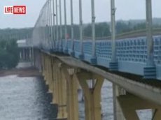 Власти попытались объяснить землетрясением "тряску" на мосту в Волгограде
