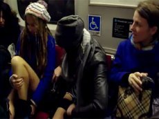 Флешмоб "В метро без штанов"