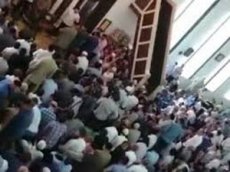 Массовая драка в мечети
