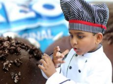 6-летний блогер заработал две тысячи долларов за ролик о мороженом