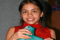 11-летняя Аня рвет грелки своим дыханием