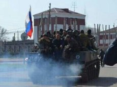 Военные на БМД устроили «шоу» для жителей Славянска