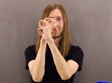 Мастер пальчиковой гимнастики шокировал публику новым видео