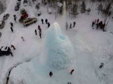 Видео "извержения" ледяного фонтана в Зюраткуле