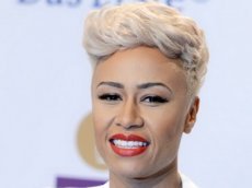 Шотландская певица побила рекорд The Beatles